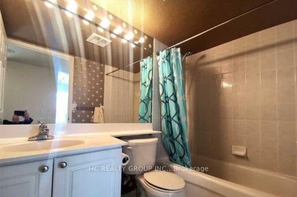 35 Finch Avenue E, Unit 211 thumbnail 12