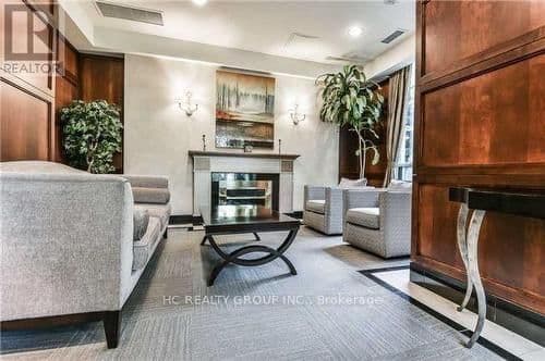 35 Finch Avenue E, Unit 211 thumbnail 15