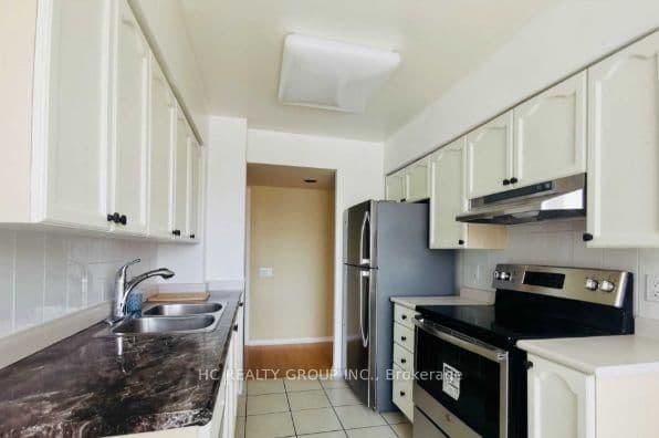 35 Finch Avenue E, Unit 211 thumbnail 8