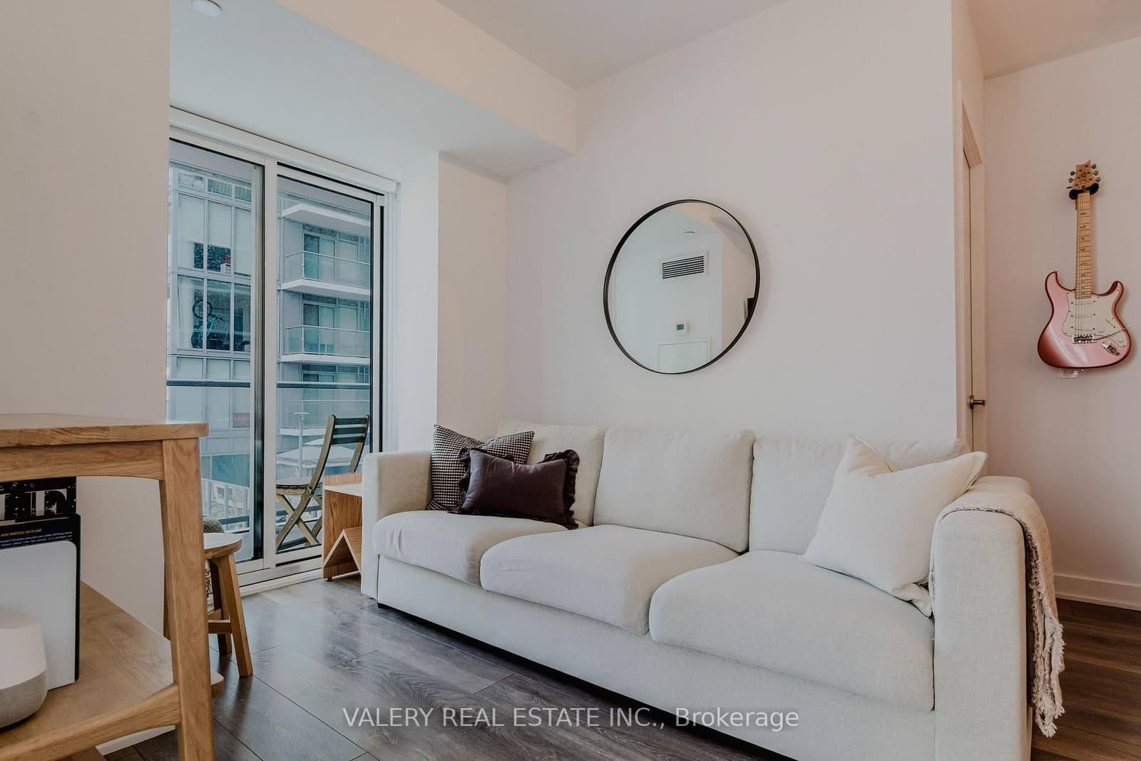 195 Redpath Avenue, Unit 712 thumbnail 14