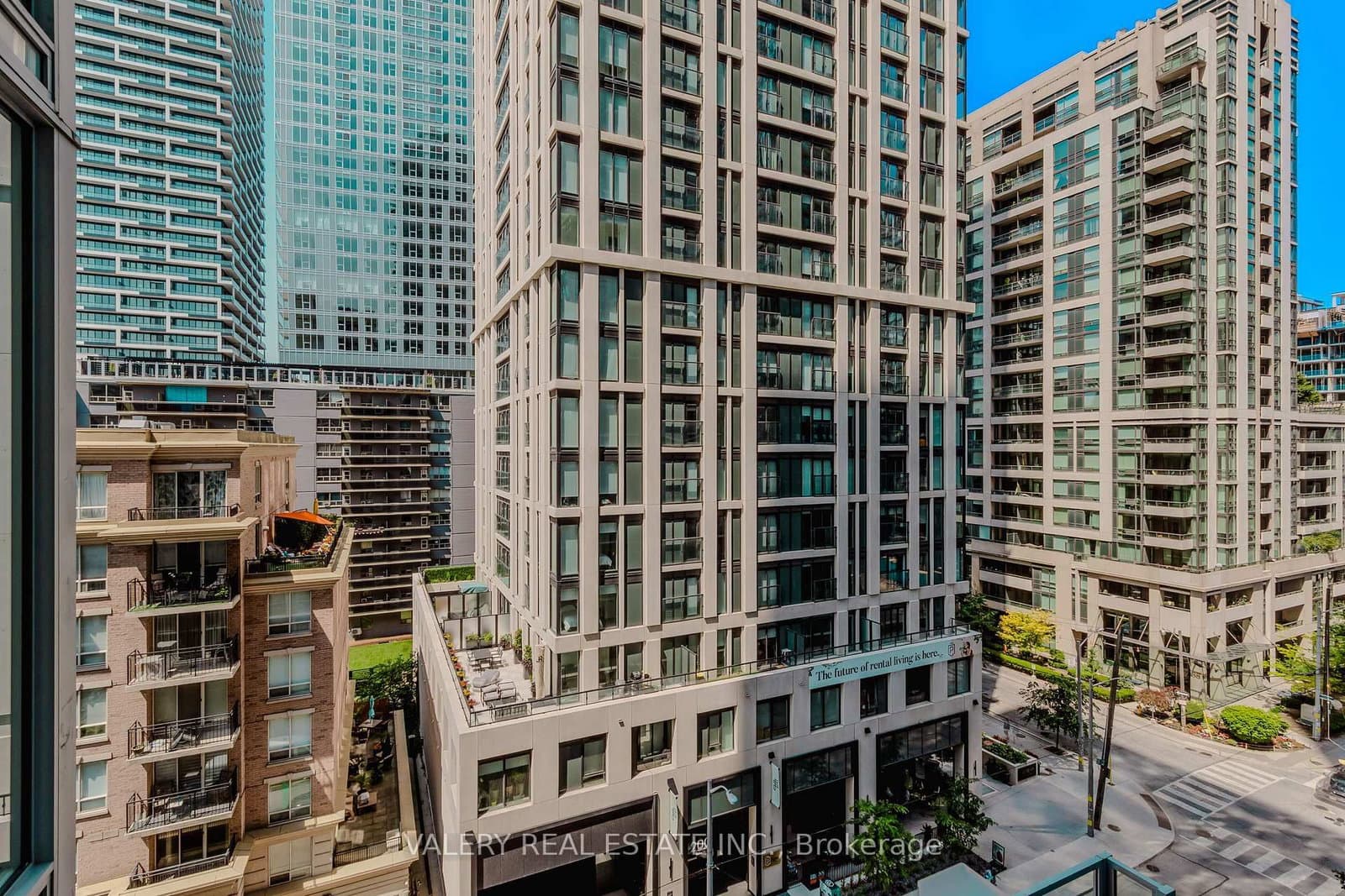 195 Redpath Avenue, Unit 712 thumbnail 24