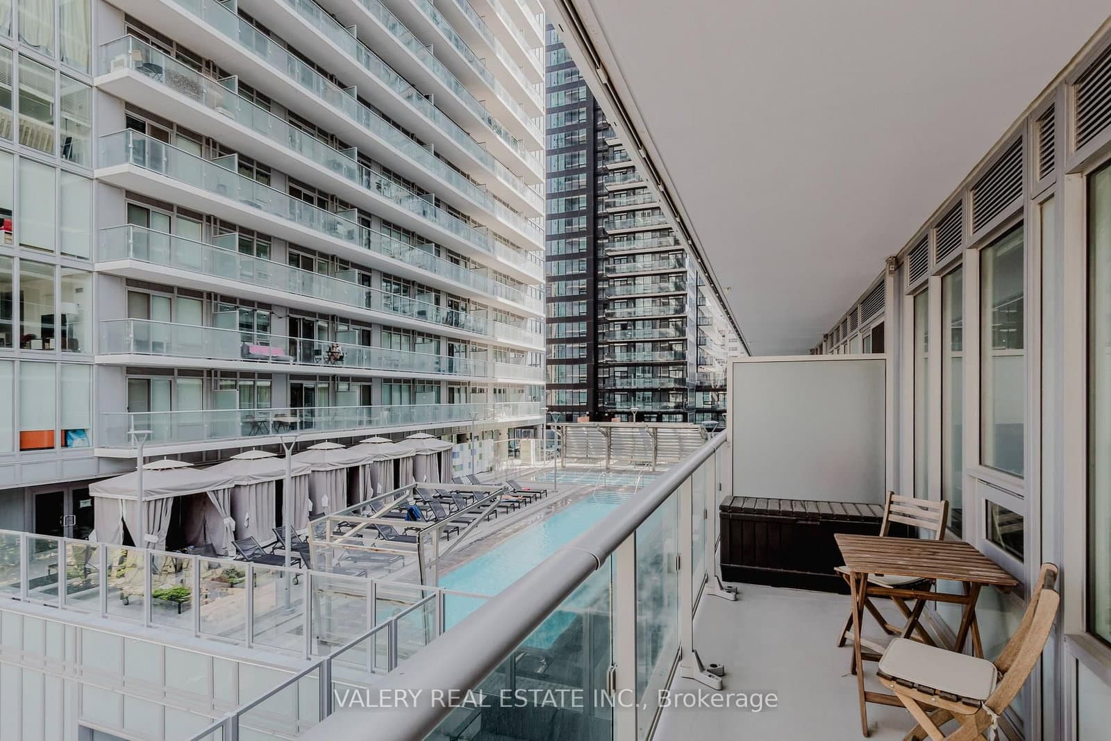 195 Redpath Avenue, Unit 712 thumbnail 25