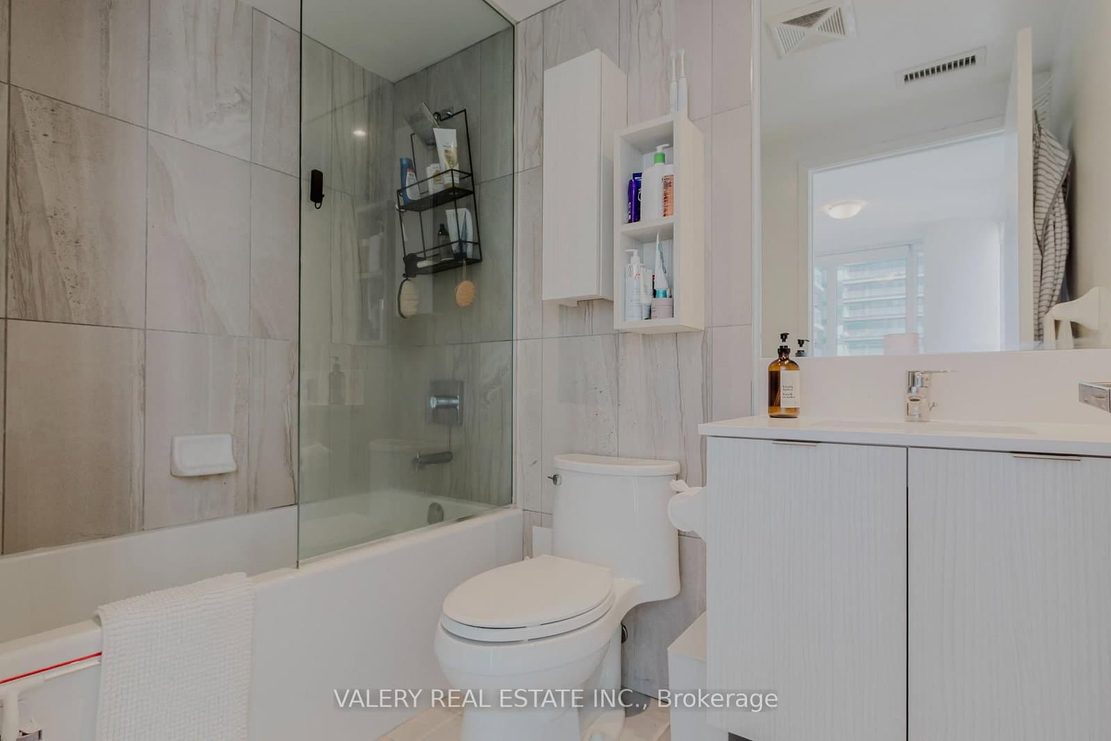 195 Redpath Avenue, Unit 712 thumbnail 5