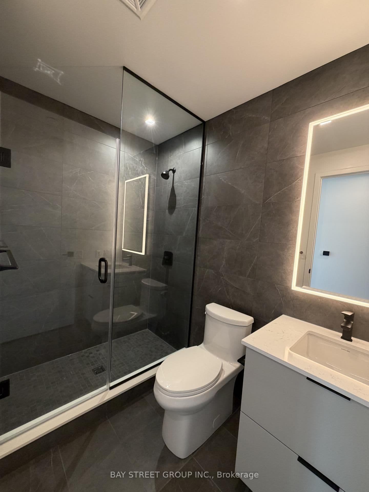609 Sherbourne Street, Unit 1710 thumbnail 6
