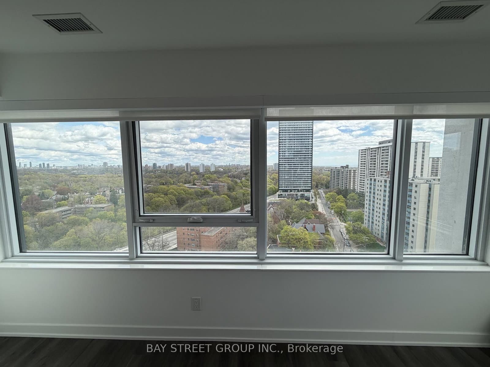 609 Sherbourne Street, Unit 1710 thumbnail 7