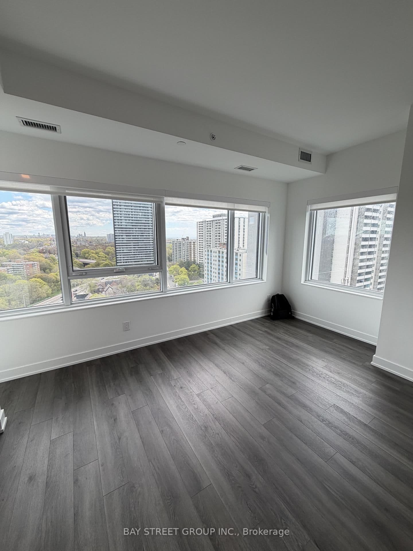 609 Sherbourne Street, Unit 1710 thumbnail 8