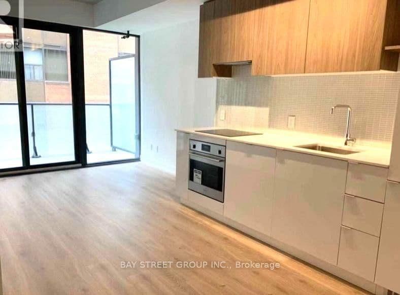 161 Roehampton Avenue, Unit 320 thumbnail 3