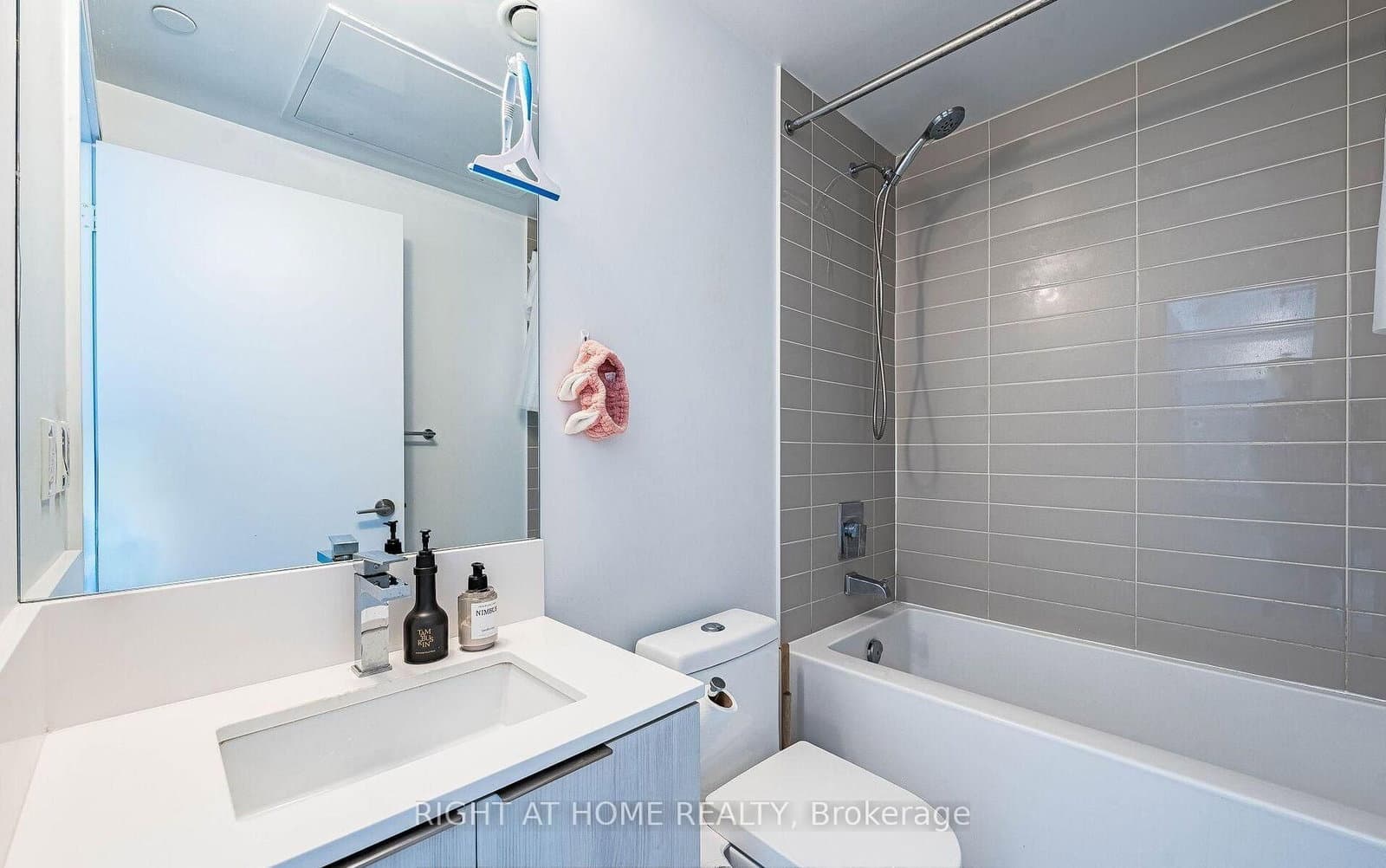 181 Dundas Street E, Unit 4608 thumbnail 13