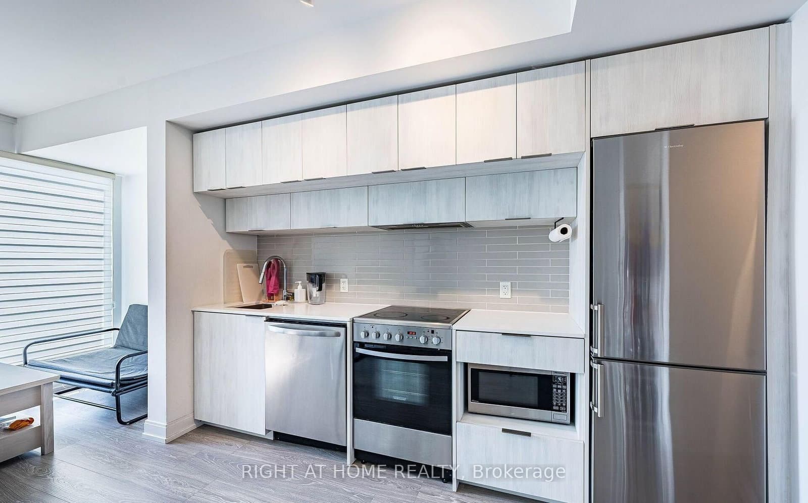 181 Dundas Street E, Unit 4608 thumbnail 3
