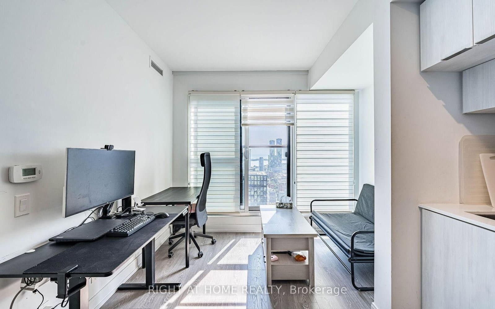 181 Dundas Street E, Unit 4608 thumbnail 4