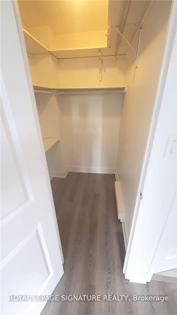 633 Bay Street, Unit 419 thumbnail 15
