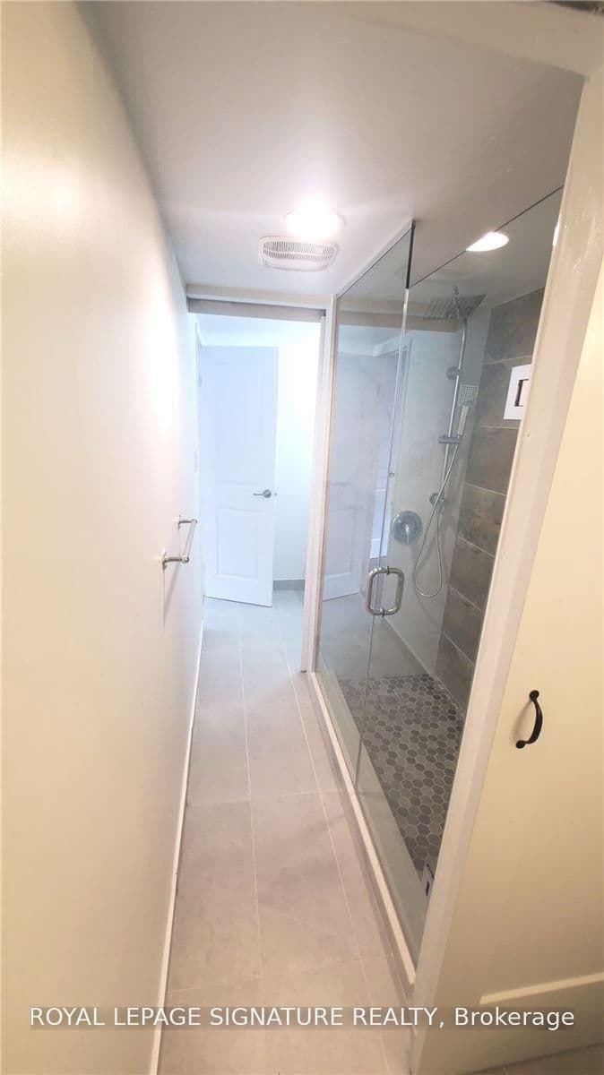 633 Bay Street, Unit 419 thumbnail 16