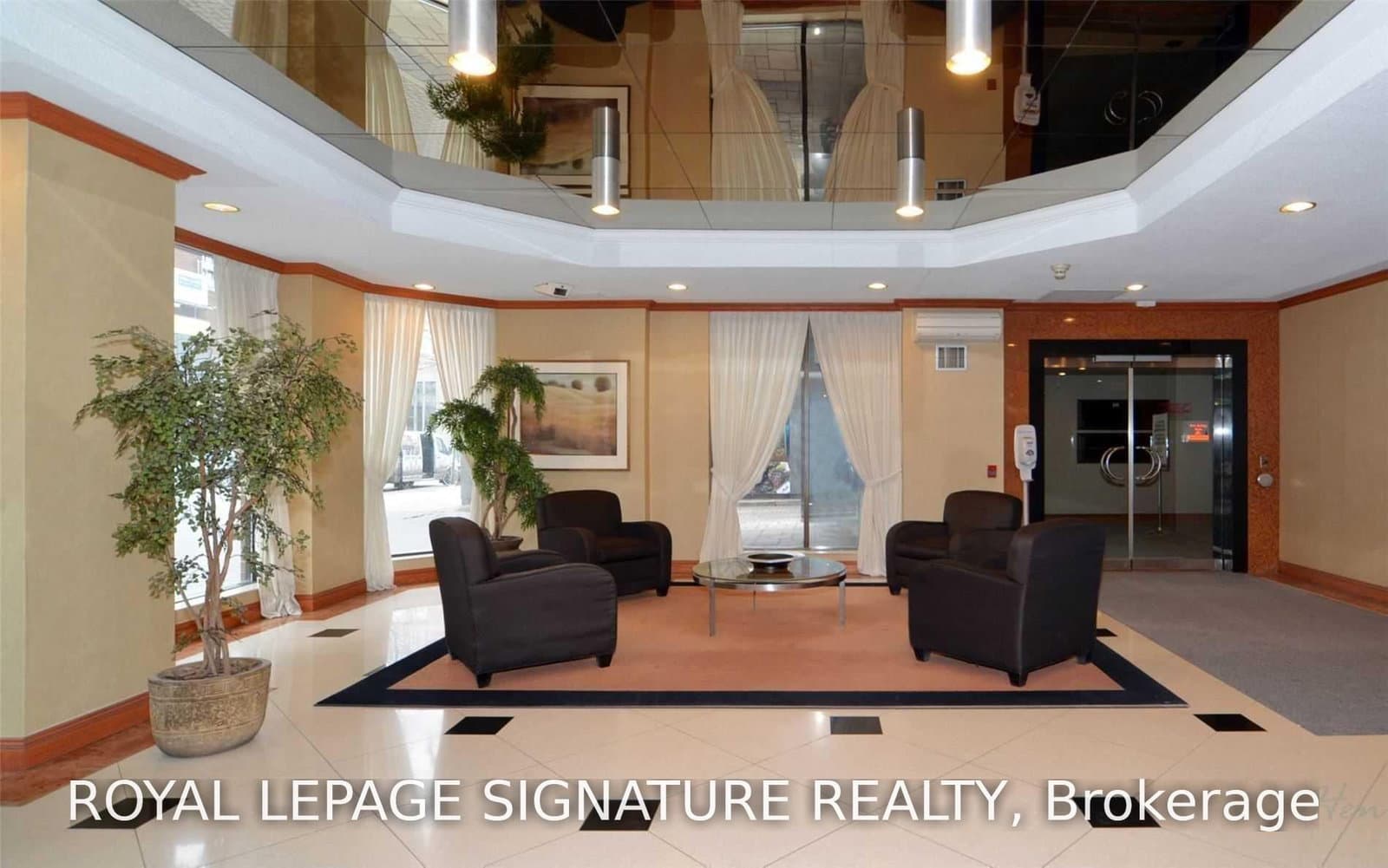 633 Bay Street, Unit 419 thumbnail 20