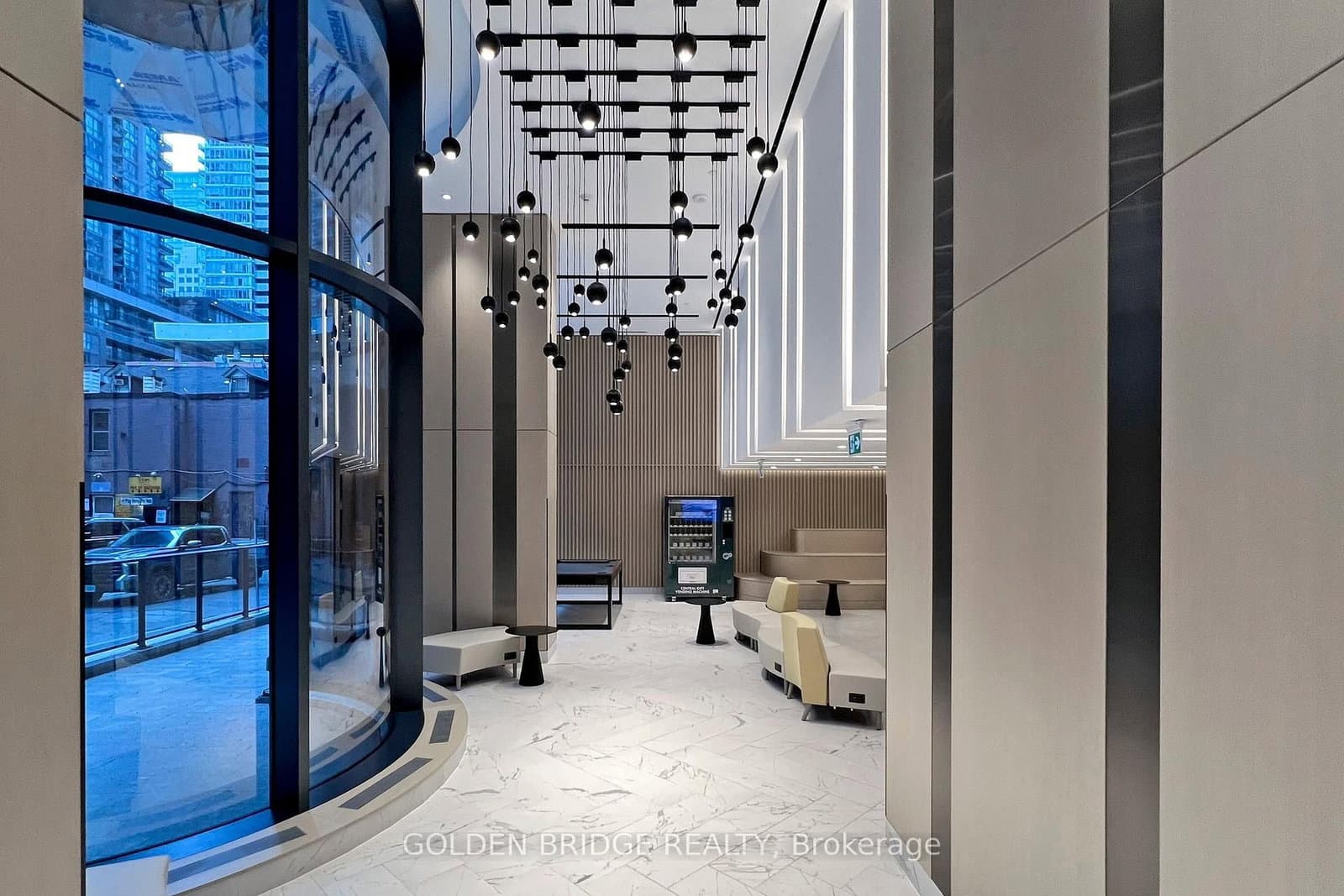 38 Widmer Street, Unit 4211 thumbnail 6