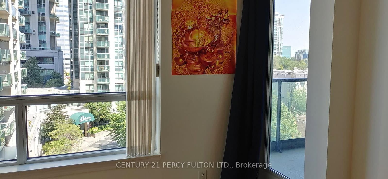 28 Harrison Garden Boulevard, Unit 709 thumbnail 14