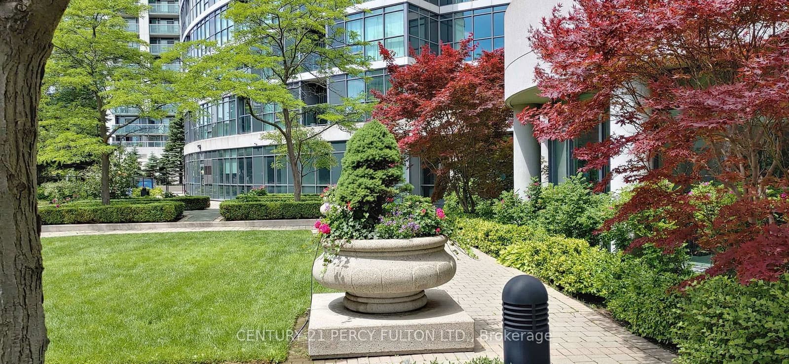 28 Harrison Garden Boulevard, Unit 709 thumbnail 17
