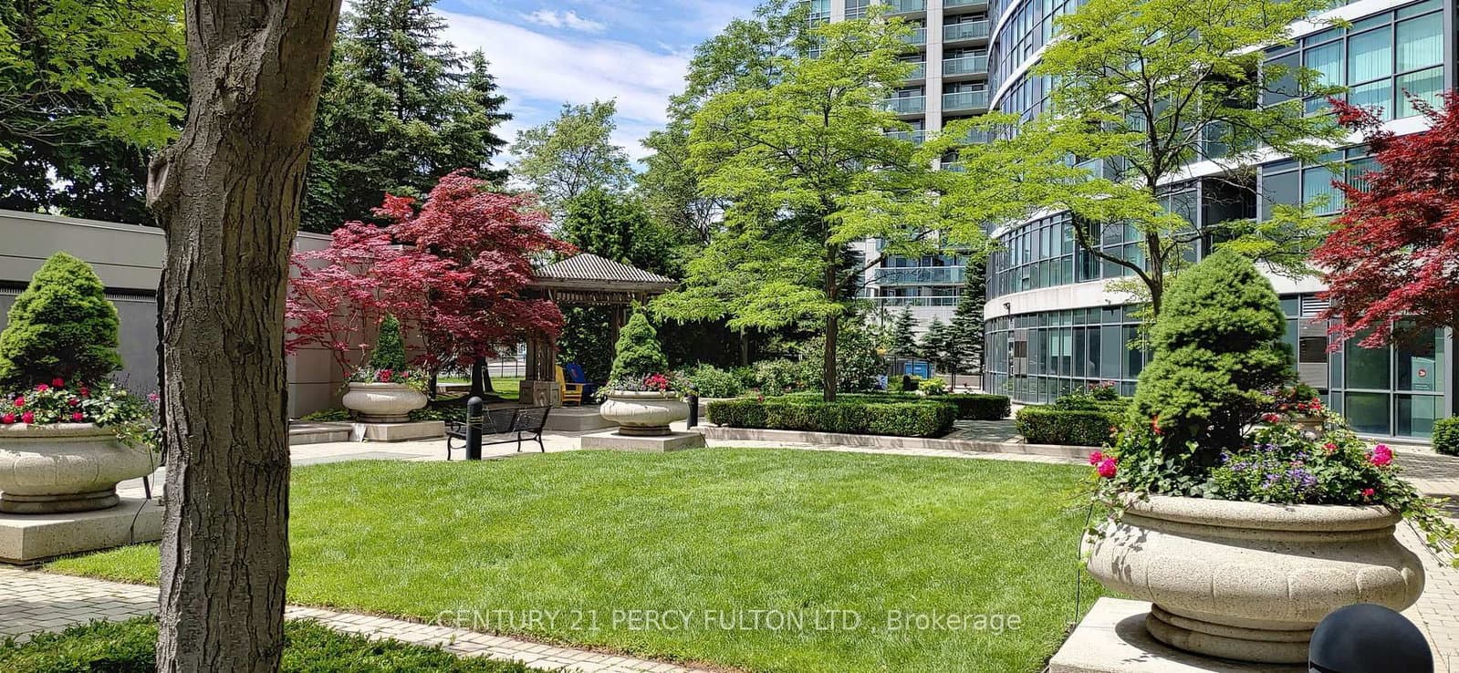 28 Harrison Garden Boulevard, Unit 709 thumbnail 19