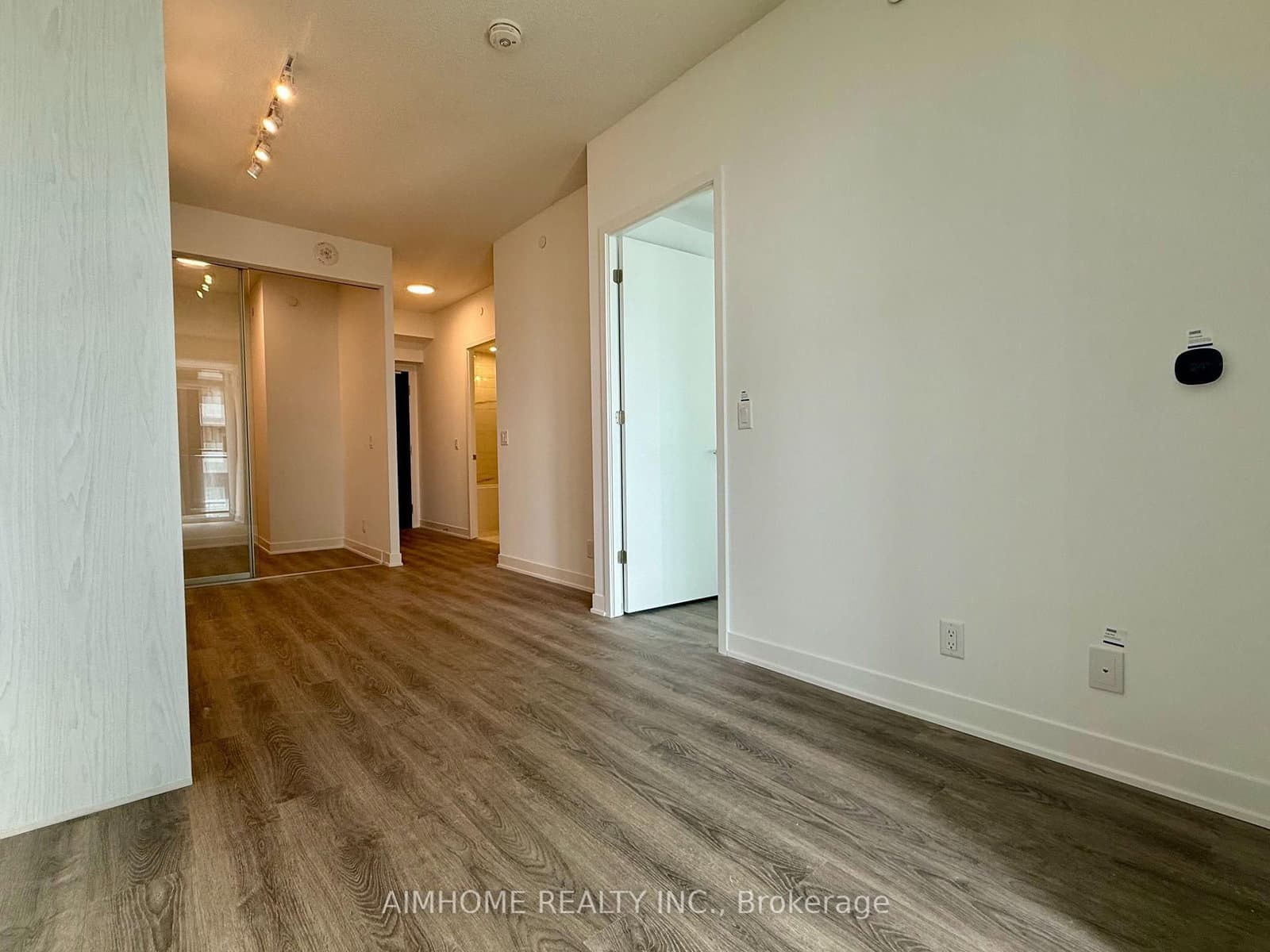 180 Front Street E, Unit 2909 thumbnail 3