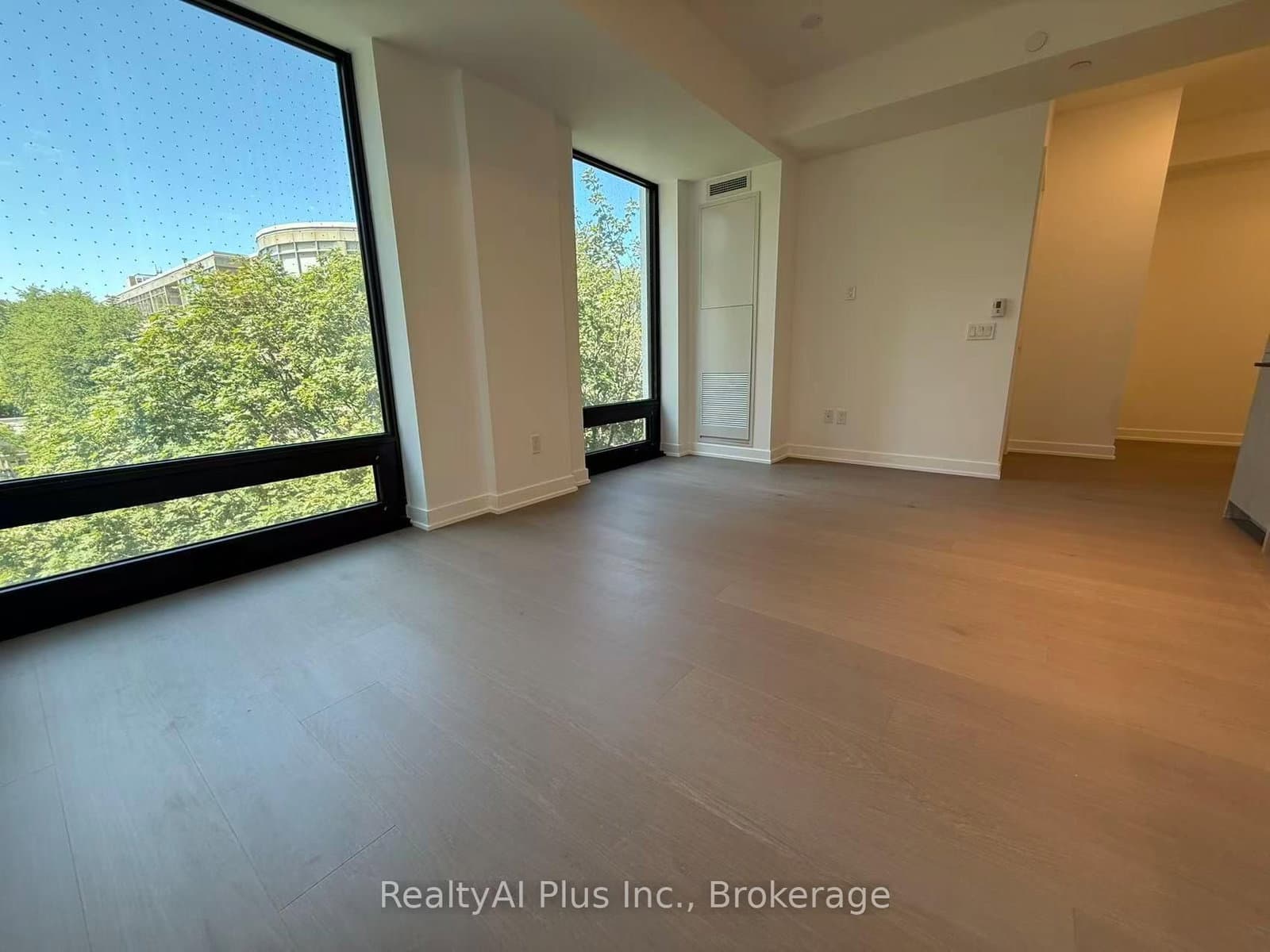 91 Montclair Avenue, Unit 606 thumbnail 8