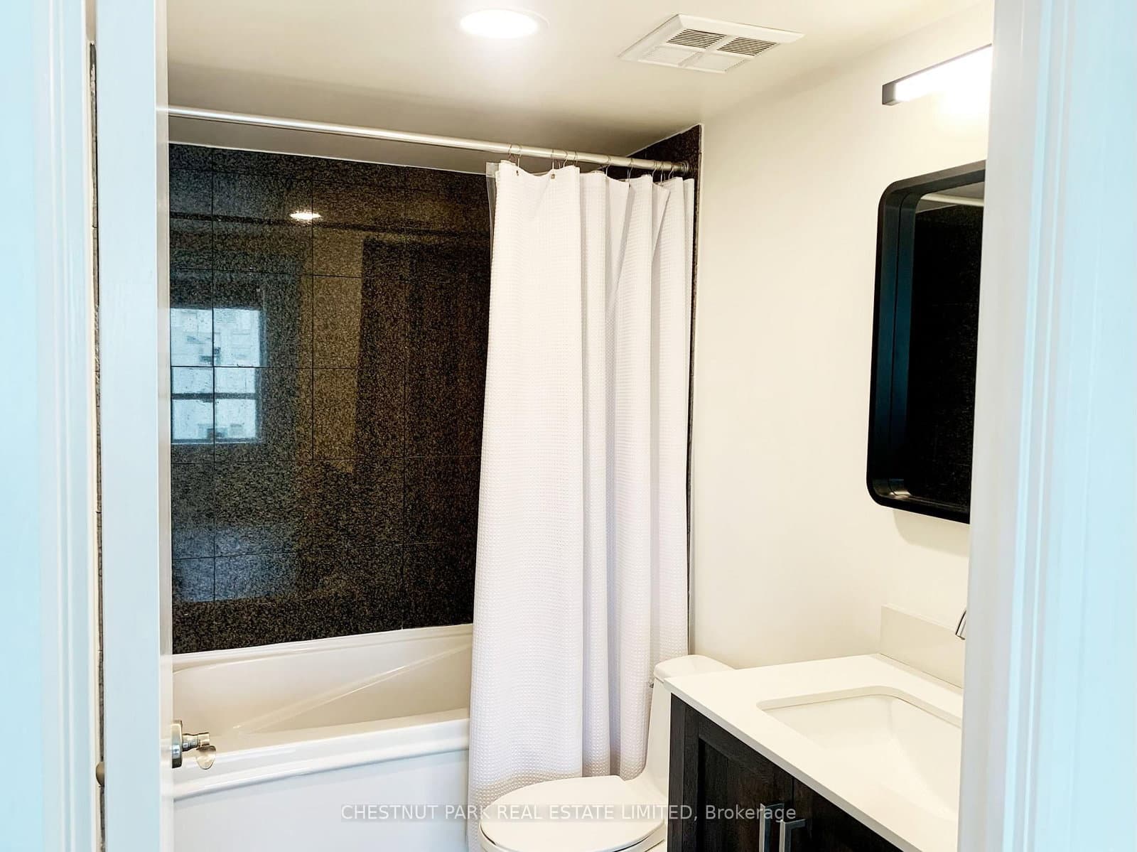 18 Harrison Garden Boulevard, Unit 2504 thumbnail 22