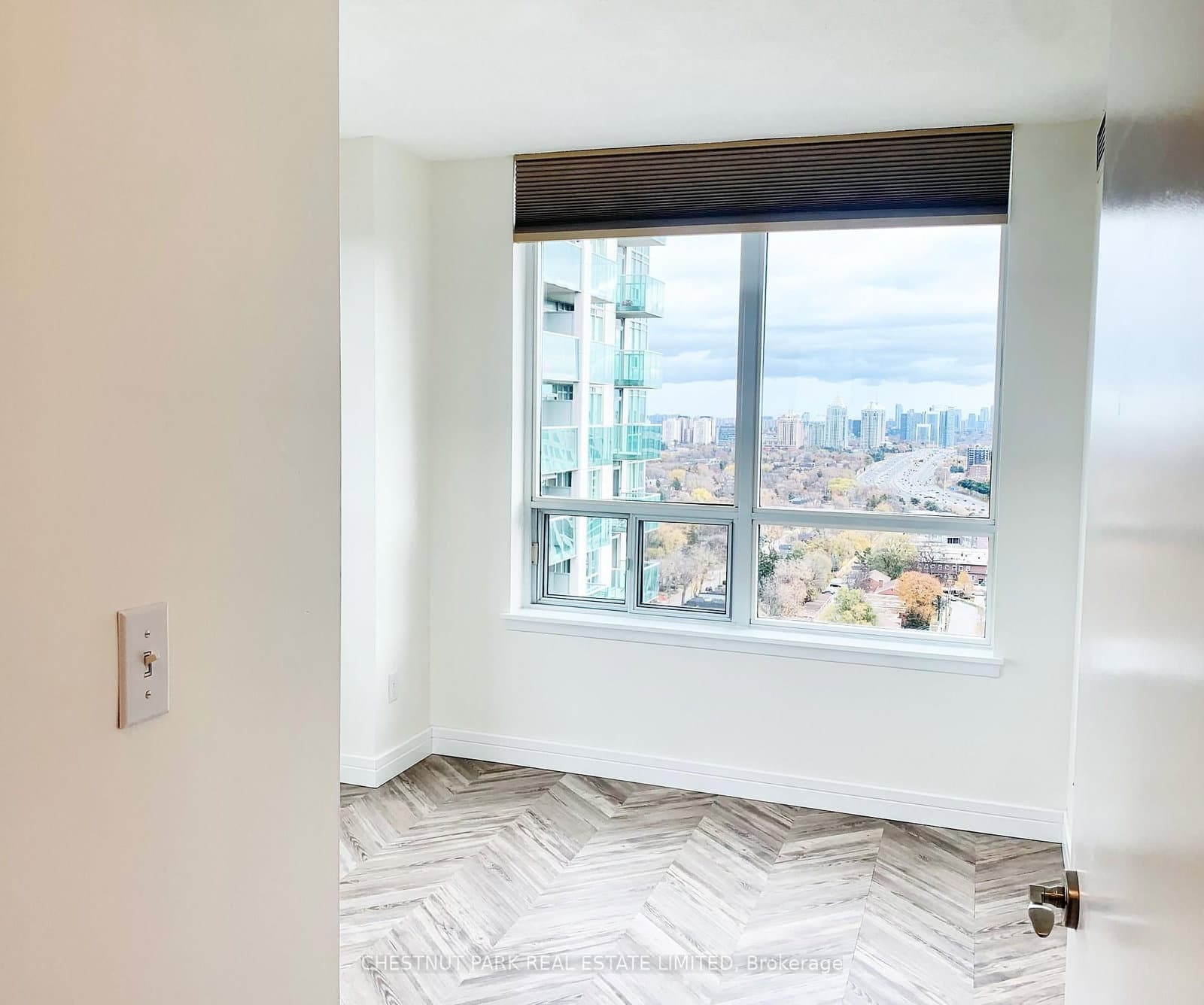 18 Harrison Garden Boulevard, Unit 2504 thumbnail 25