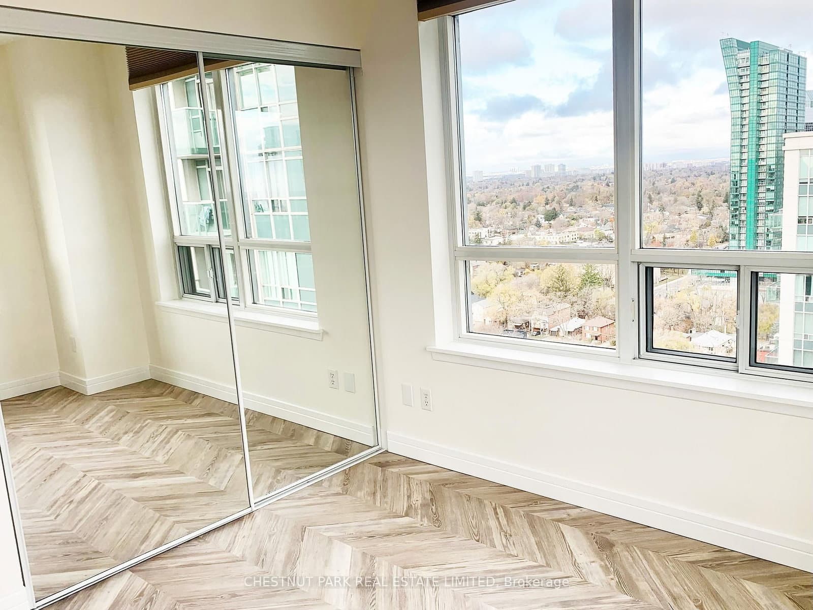 18 Harrison Garden Boulevard, Unit 2504 thumbnail 27