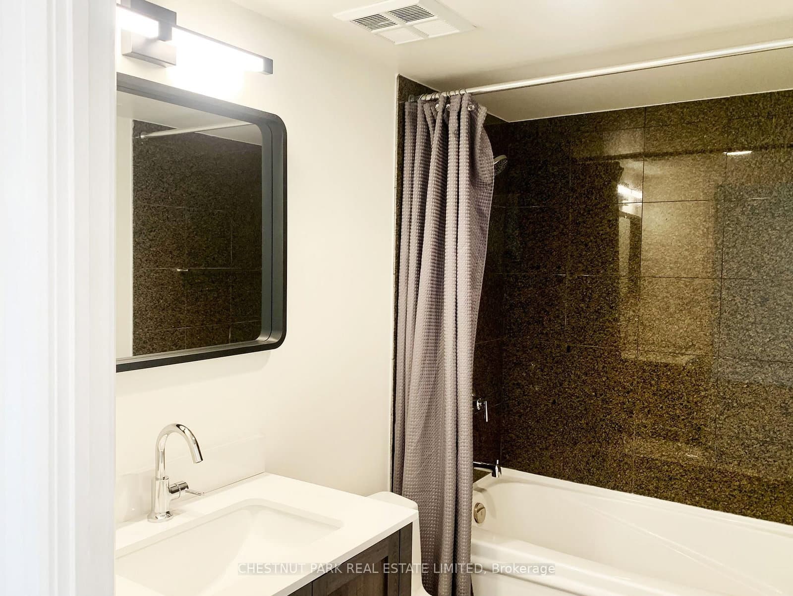 18 Harrison Garden Boulevard, Unit 2504 thumbnail 30