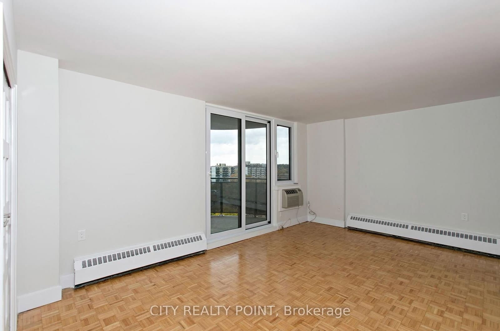 485 Huron Street, Unit 204 thumbnail 5