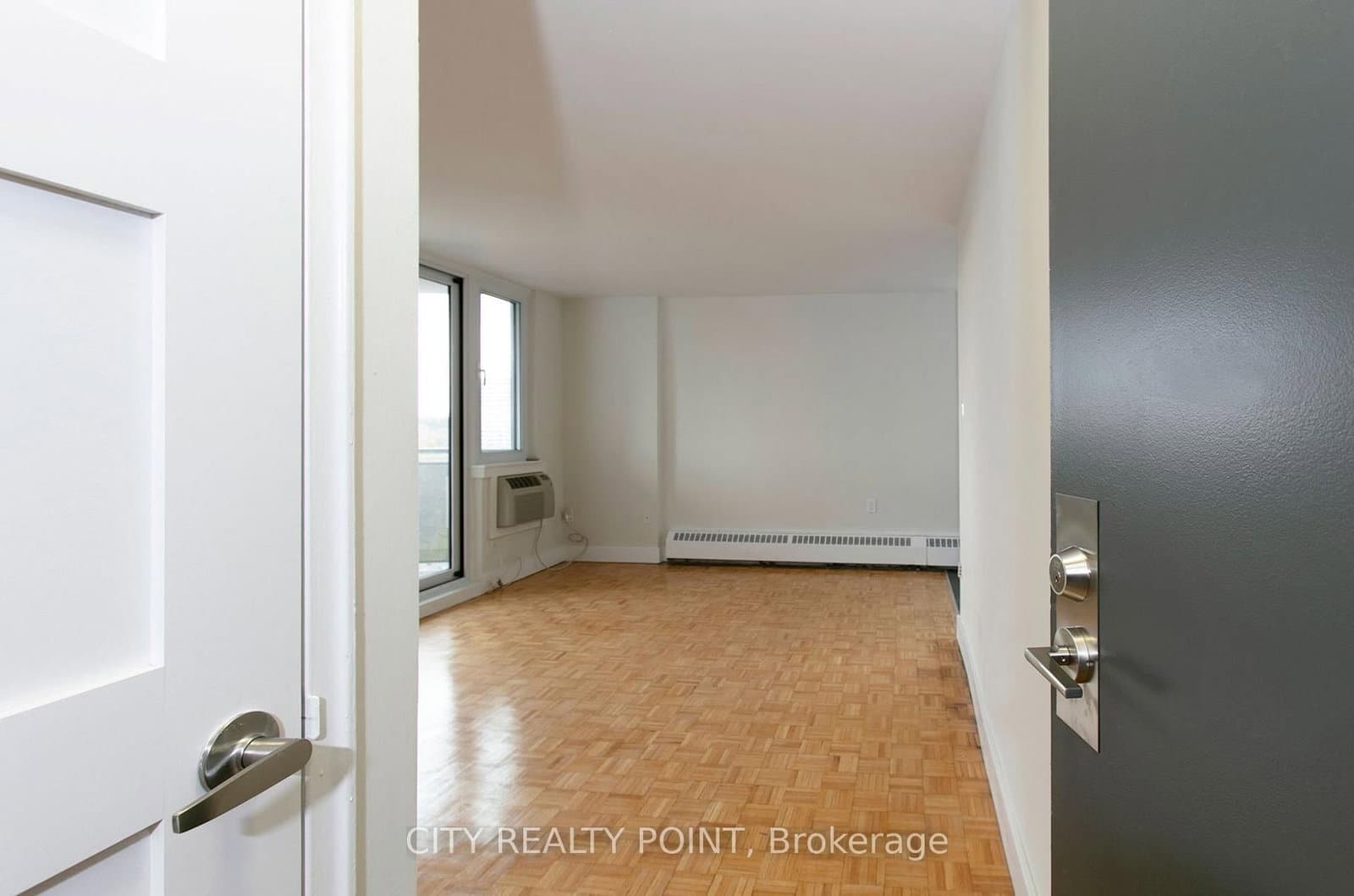 485 Huron Street, Unit 204 thumbnail 6