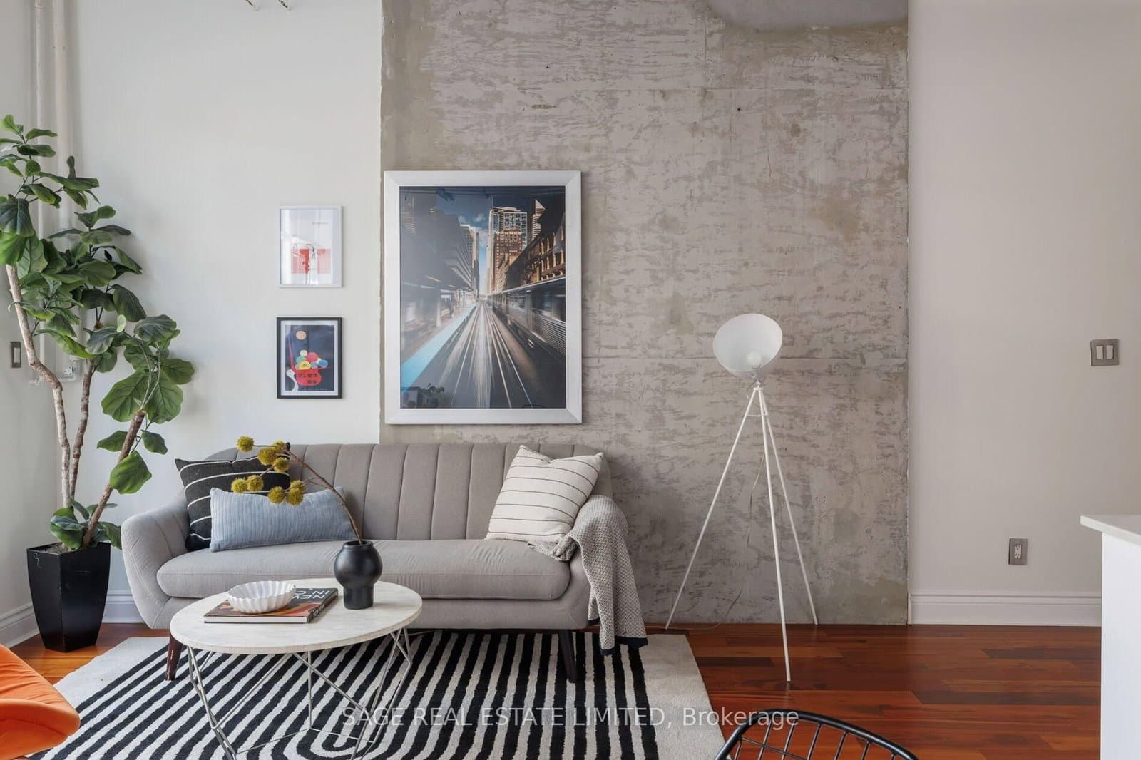 261 King Street E, Unit 402 thumbnail 14