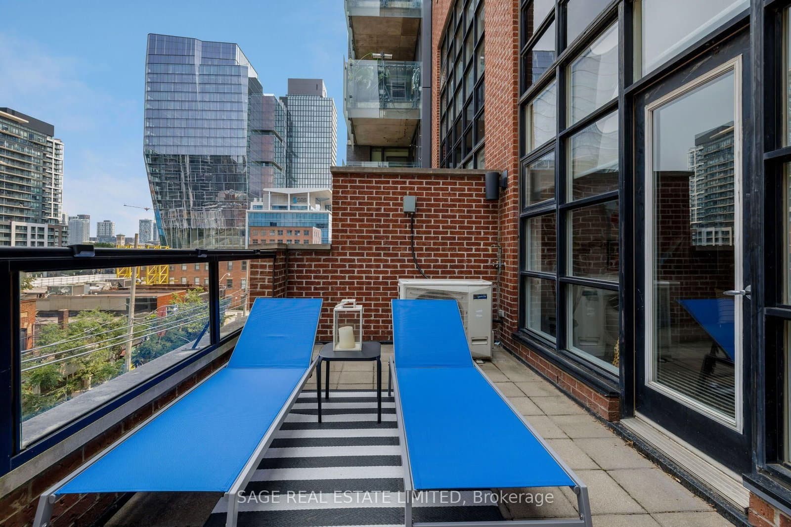 261 King Street E, Unit 402 thumbnail 28