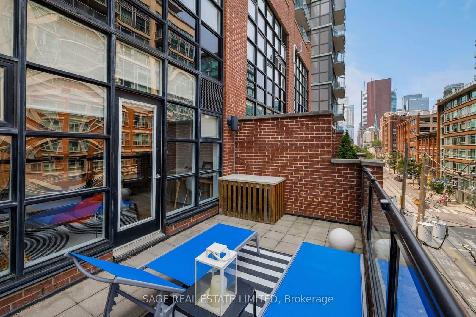 261 King Street E, Unit 402 thumbnail 29