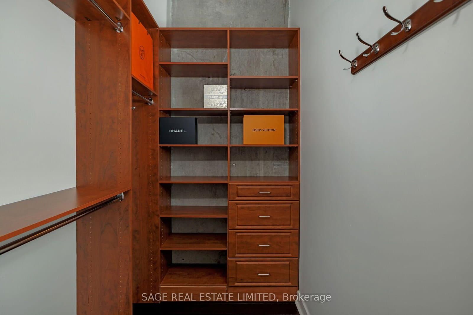 261 King Street E, Unit 402 thumbnail 44