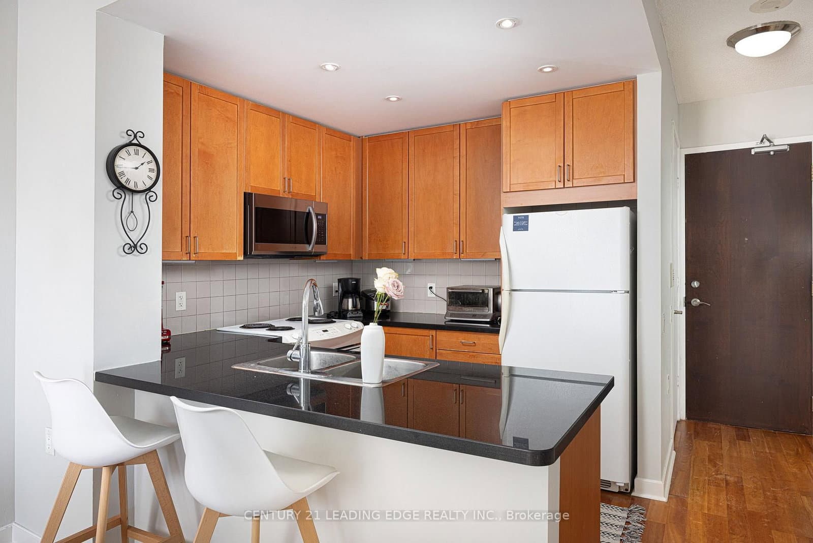 85 Bloor Street E, Unit 1413 thumbnail 12