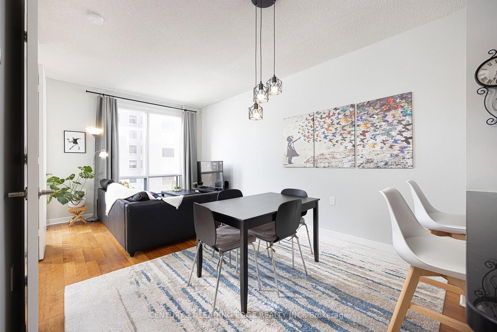 85 Bloor Street E, Unit 1413 thumbnail 4
