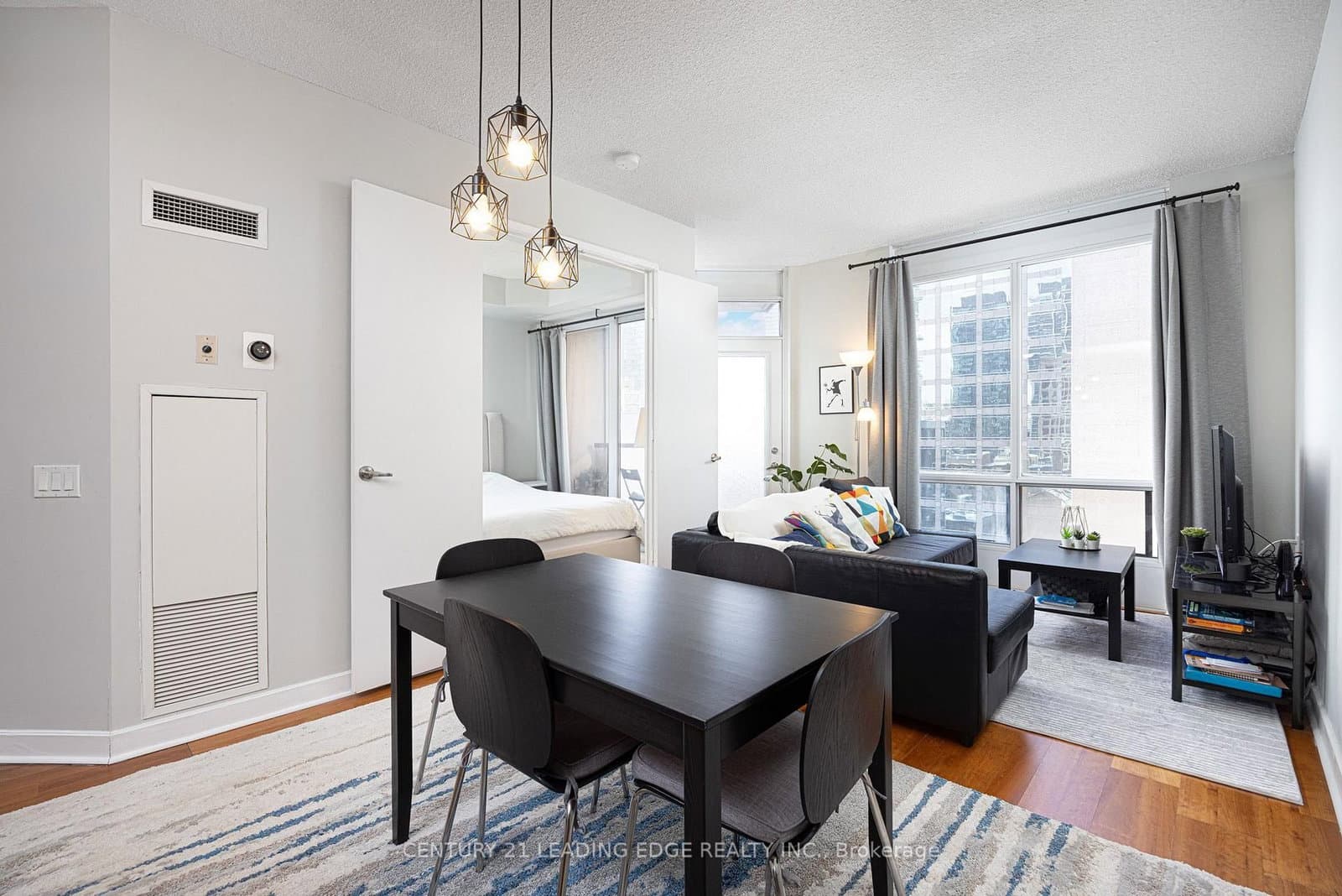 85 Bloor Street E, Unit 1413 thumbnail 5