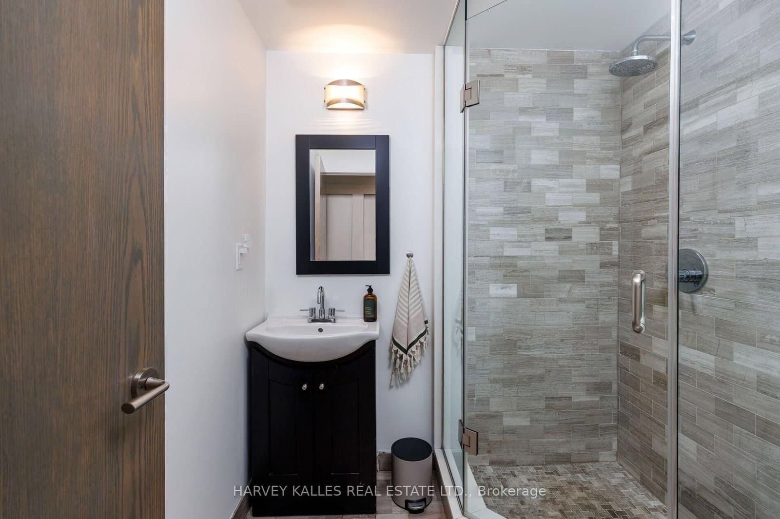 128 Montgomery Avenue thumbnail 33