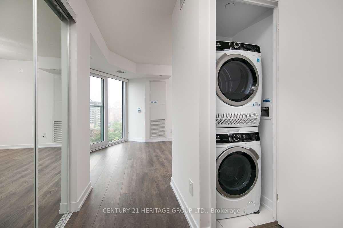 219 Dundas Street E, Unit 2015 thumbnail 10