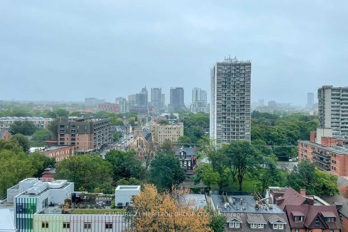 219 Dundas Street E, Unit 2015 thumbnail 13