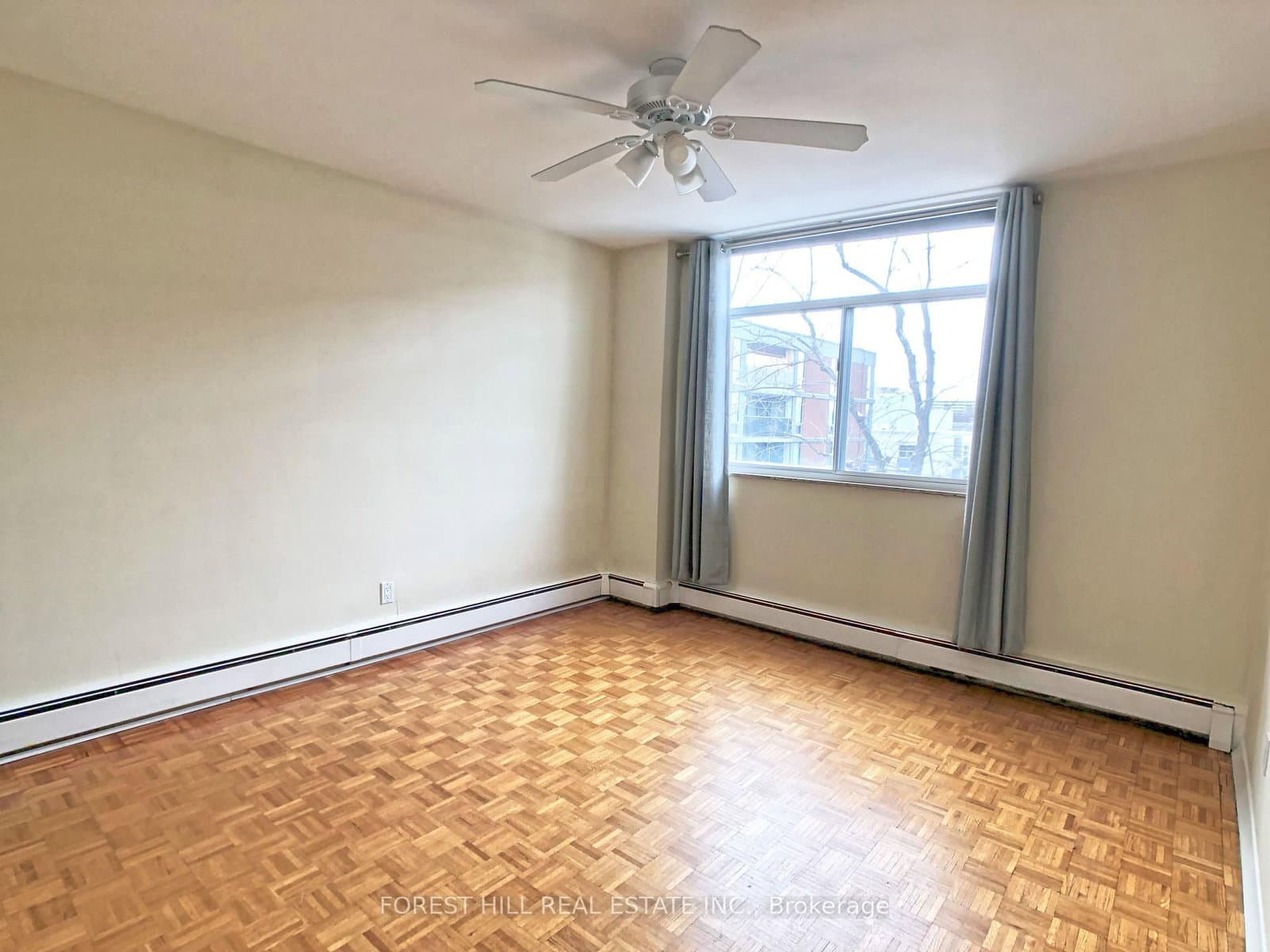 335 Lonsdale Road, Unit 502 thumbnail 11