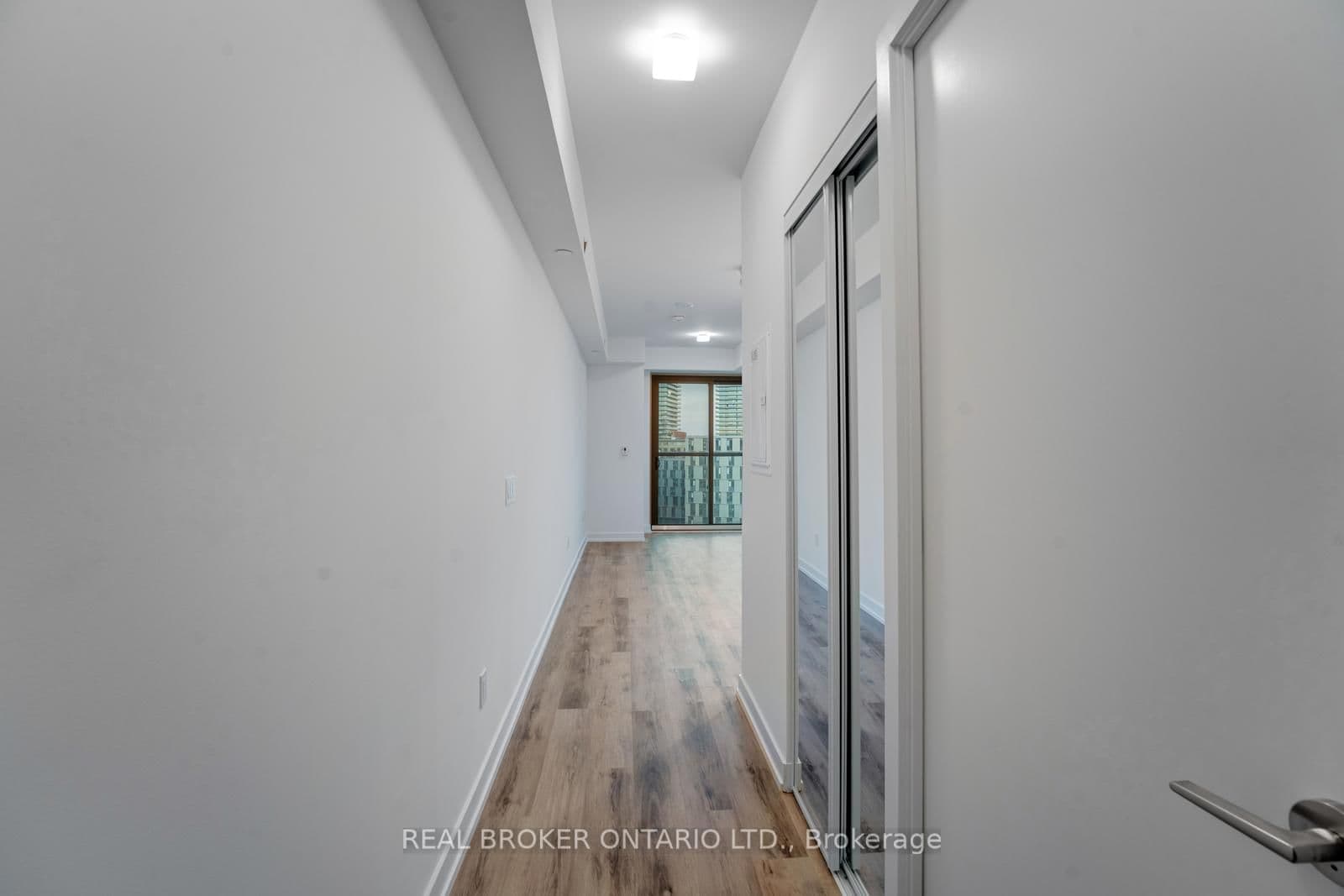 28 Eastern Avenue, Unit LPH16 thumbnail 16