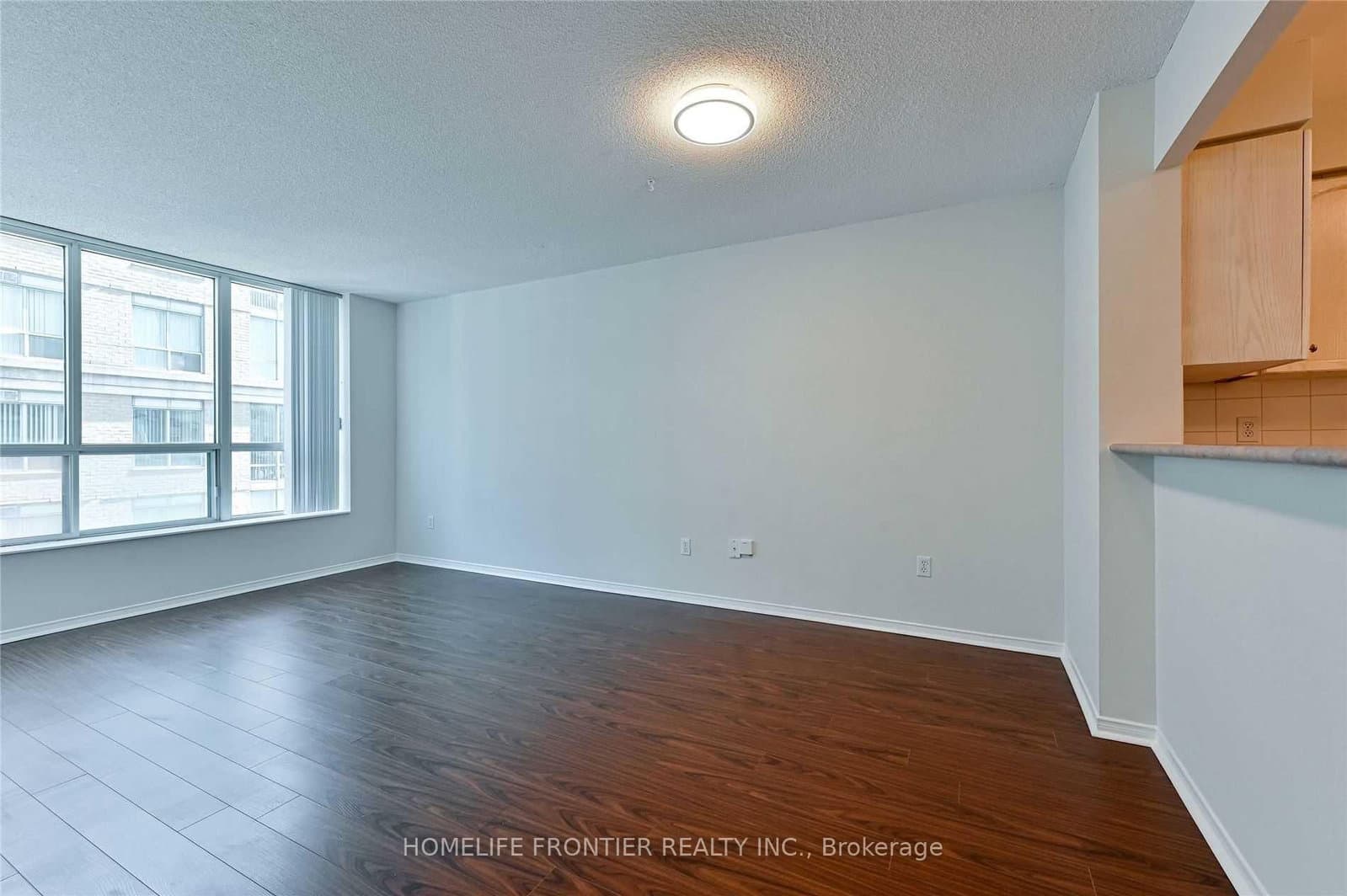 29 Pemberton Avenue, Unit 1008 thumbnail 8