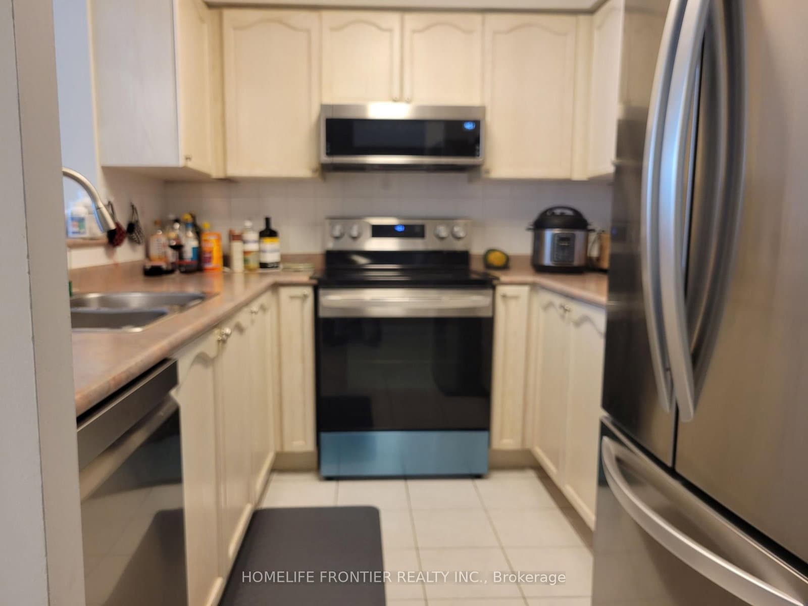 29 Pemberton Avenue, Unit 1008 thumbnail 9