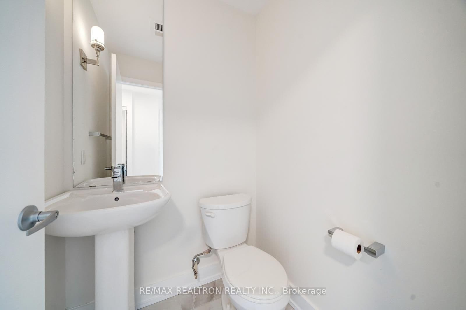 75 The Donway W, Unit 103 thumbnail 18