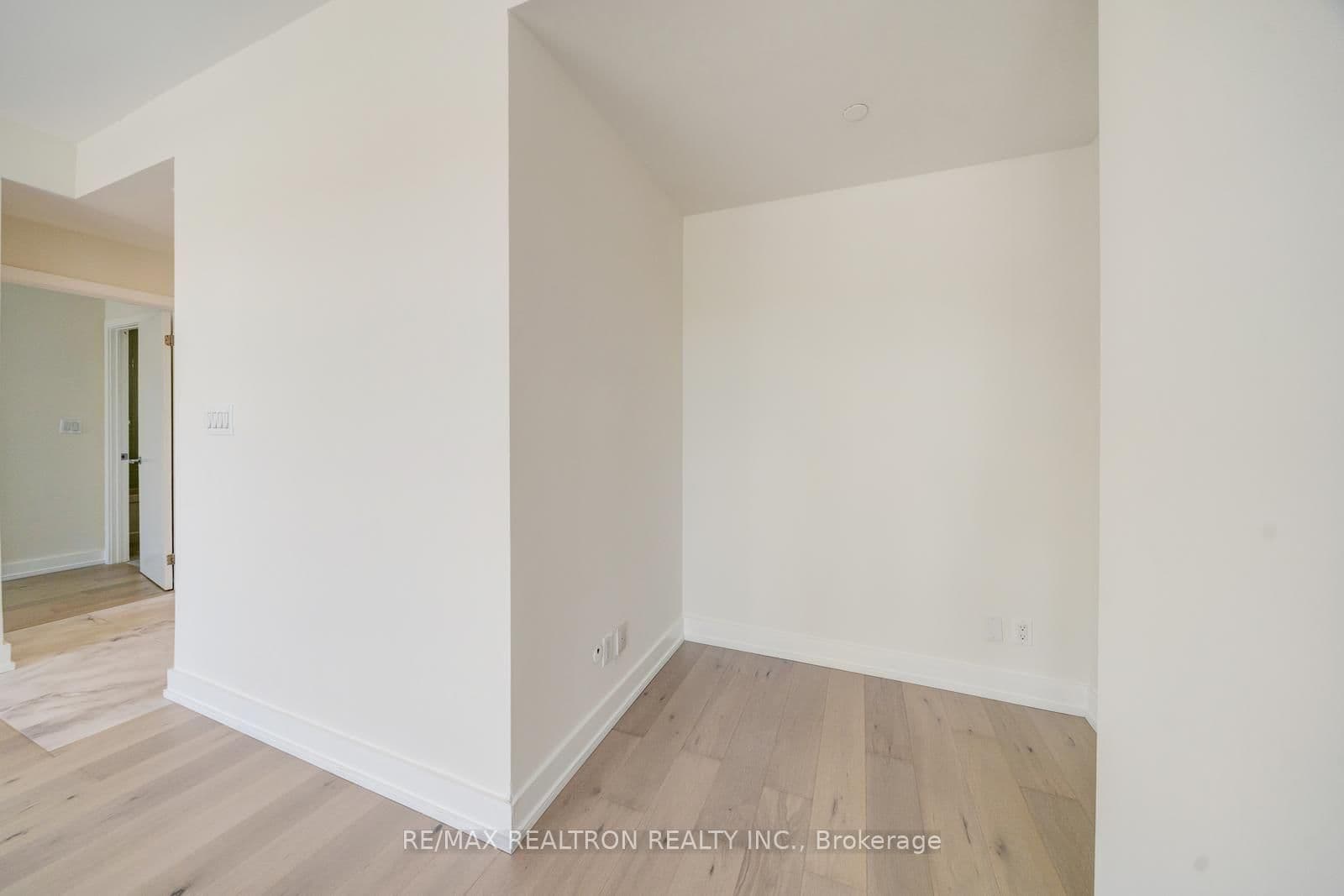75 The Donway W, Unit 103 thumbnail 28