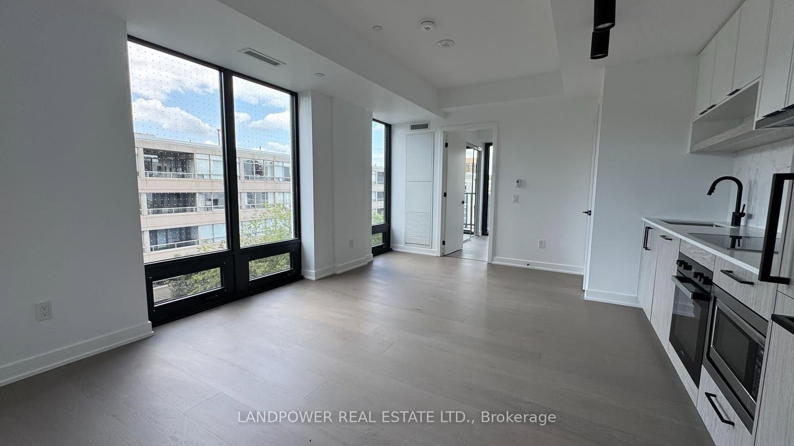 91 Montclair Avenue, Unit 709 thumbnail 15