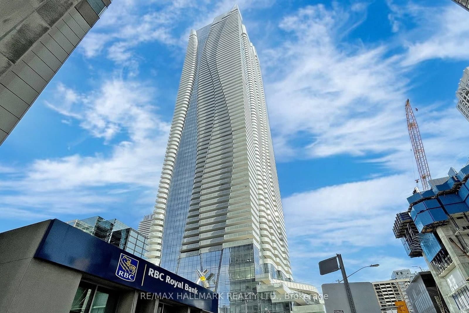 1 Bloor Street E, Unit 520 thumbnail 24