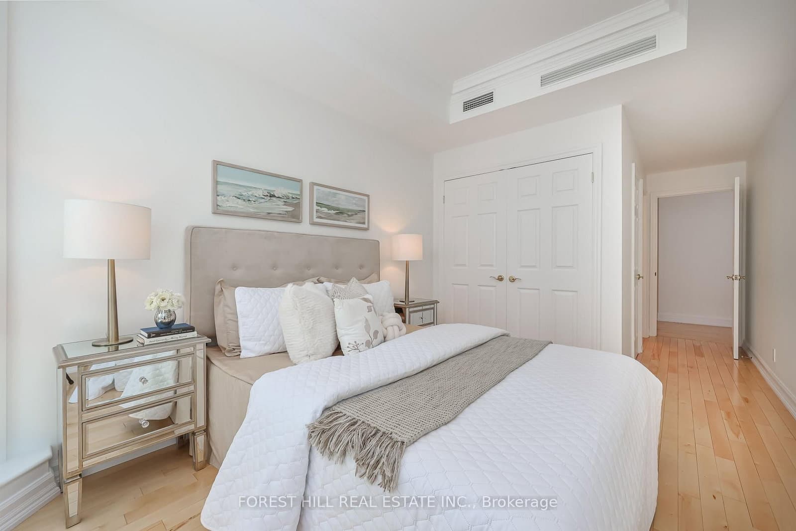 38 Avenue Road, Unit 305 thumbnail 23