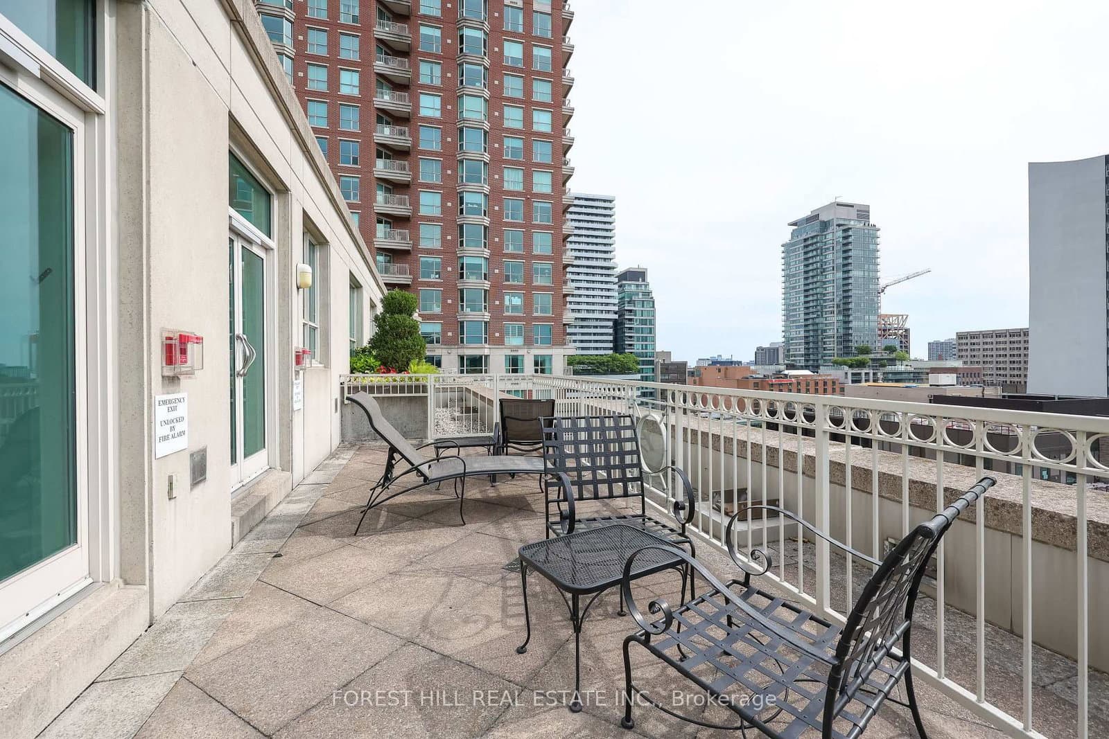 38 Avenue Road, Unit 305 thumbnail 35