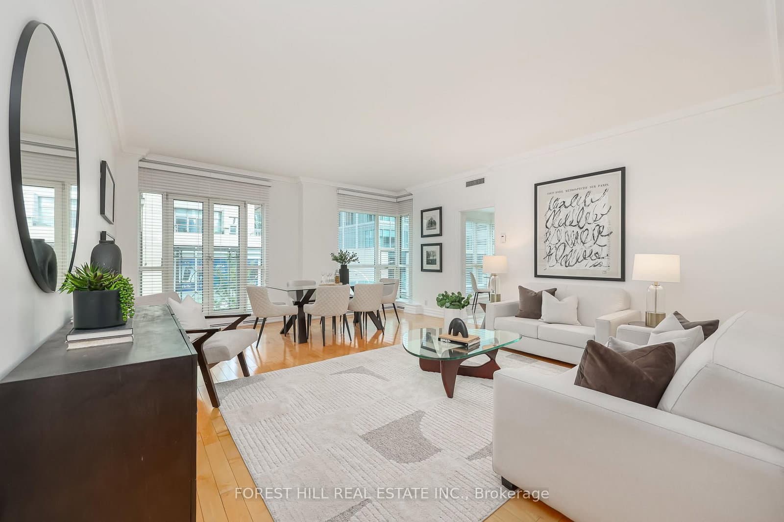38 Avenue Road, Unit 305 thumbnail 6